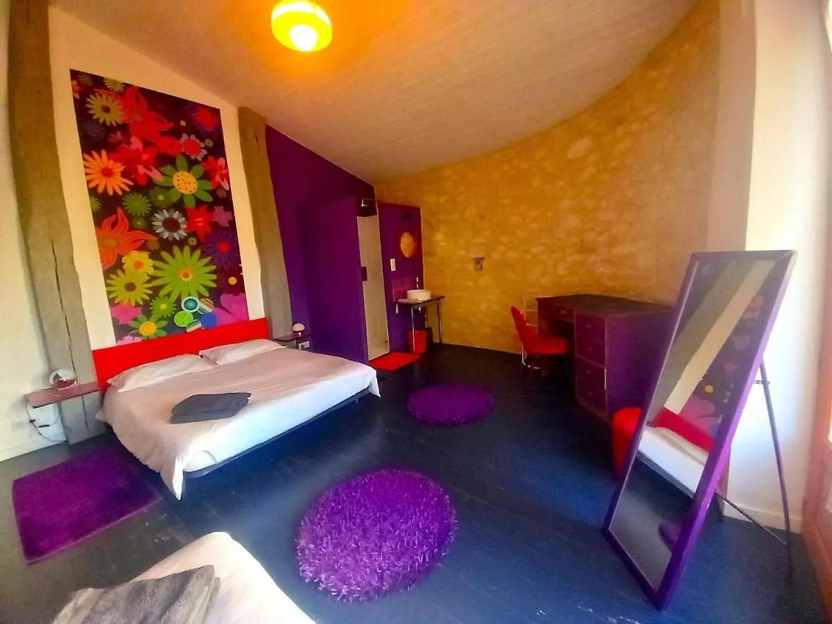 別荘 La Maison Pop-70'S-Spot Nature-B&B Sarrant フランス