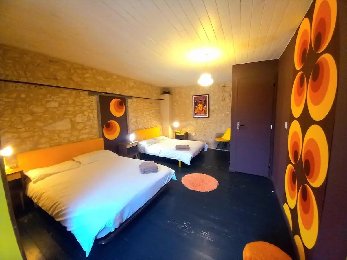 La Maison Pop-70'S-Spot Nature-B&B Sarrant 0*,  フランス