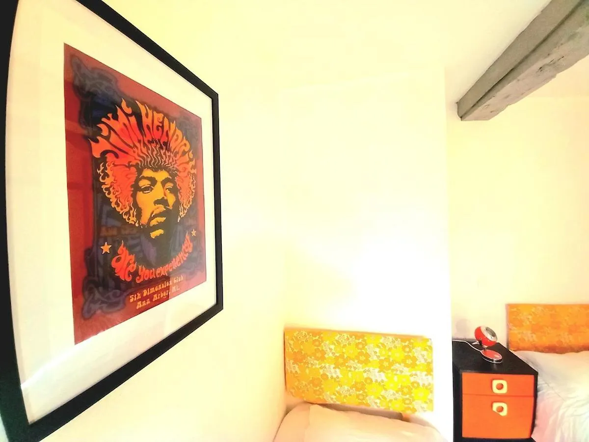 La Maison Pop-70'S-Spot Nature-B&B Sarrant 0*,